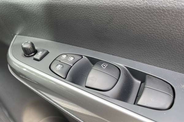 2025 Nissan Navara ST-X D23 4X4