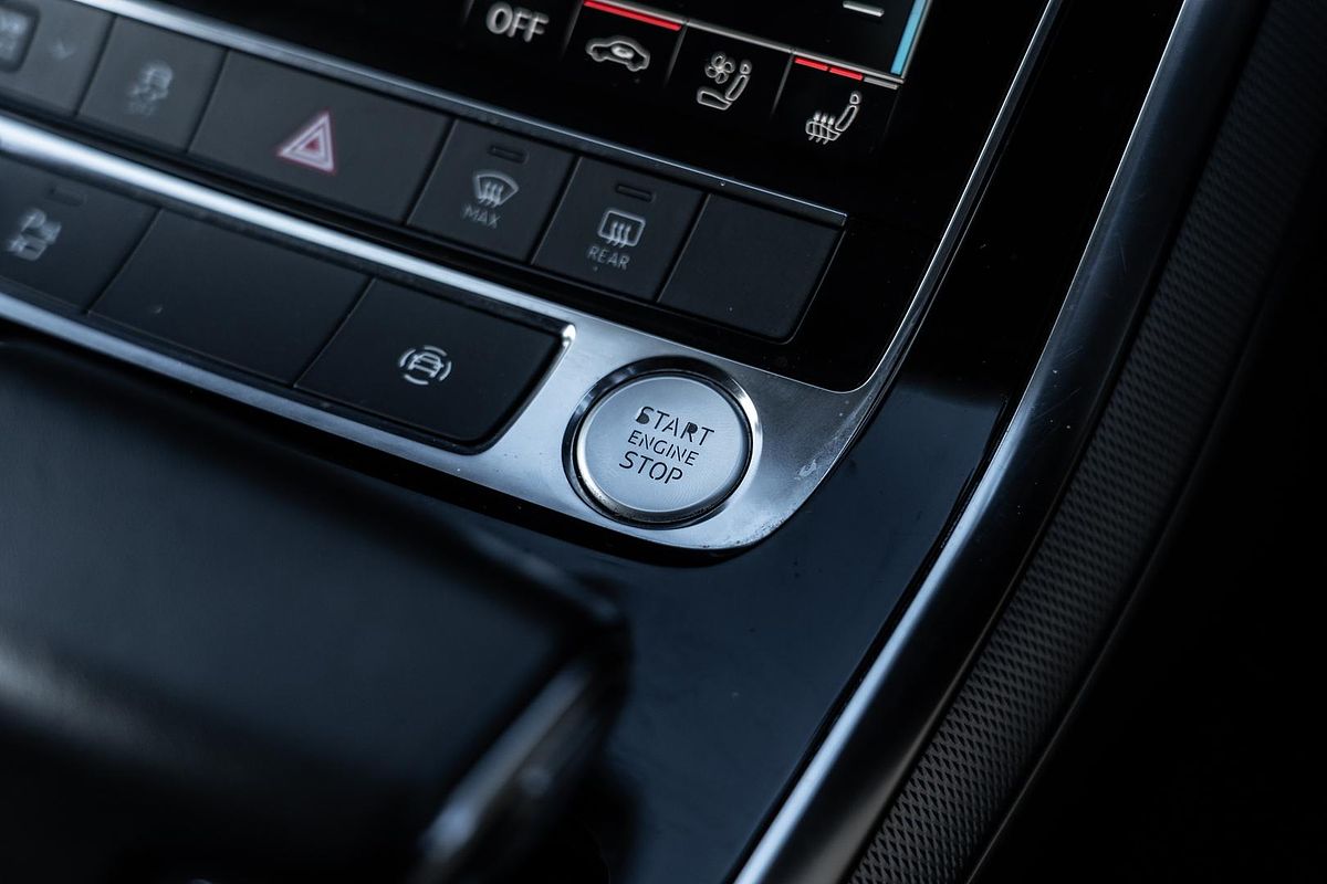 2019 Audi Q8 55 TFSI F1