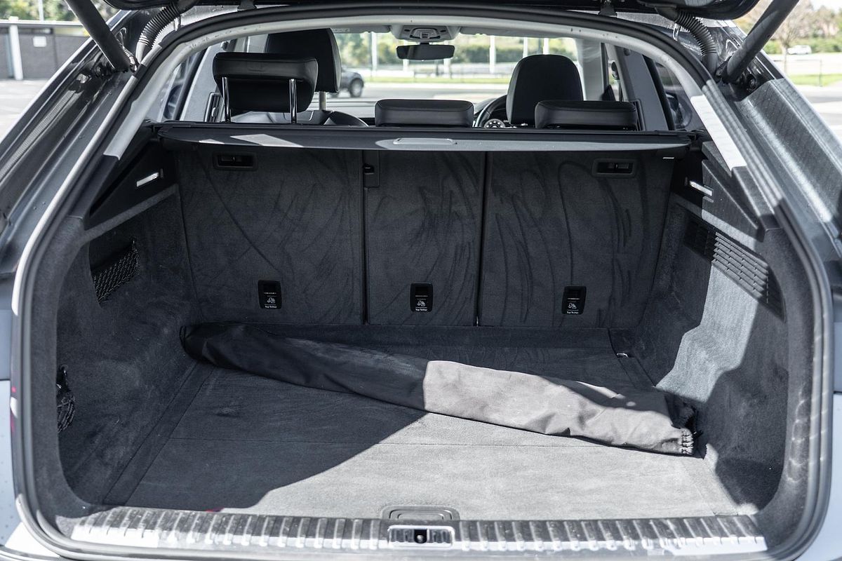 2019 Audi Q8 55 TFSI F1