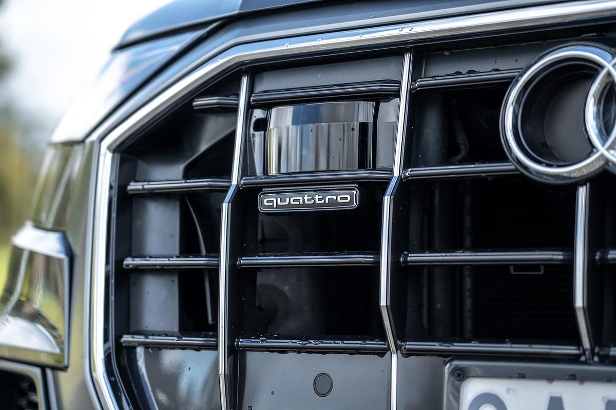 2019 Audi Q8 55 TFSI F1