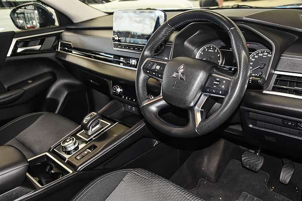 2022 Mitsubishi Outlander LS ZM