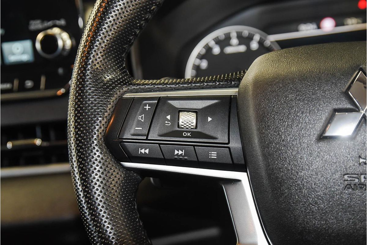2022 Mitsubishi Outlander LS ZM