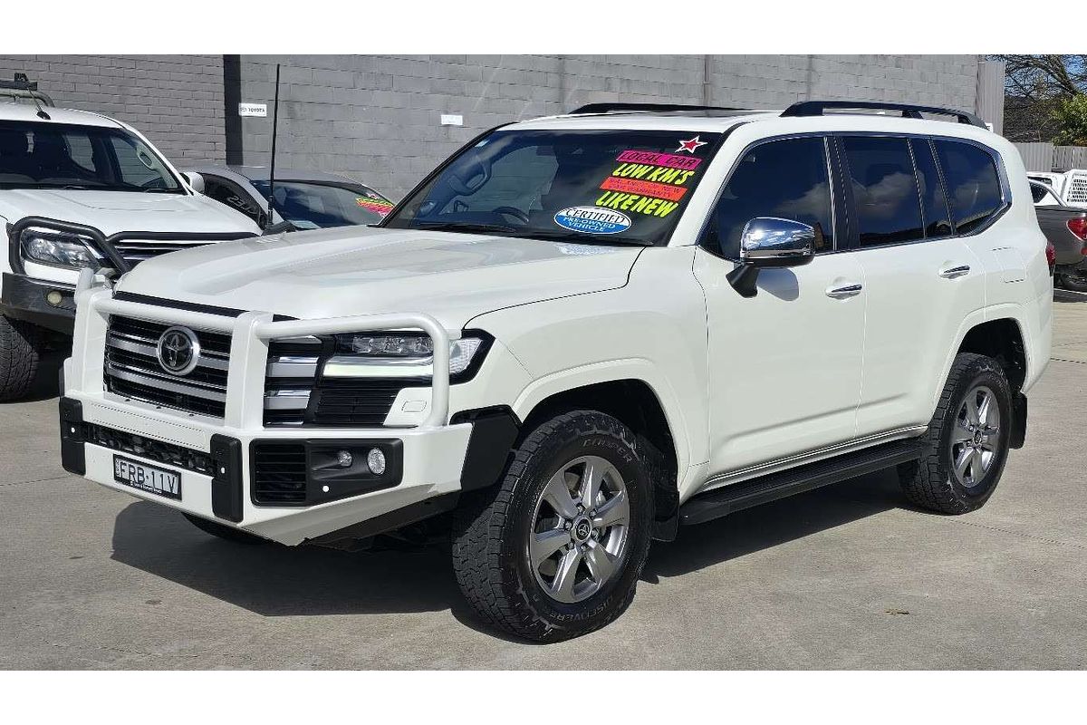 2022 Toyota Landcruiser Sahara FJA300R