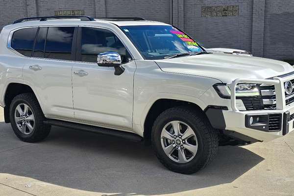 2022 Toyota Landcruiser Sahara FJA300R