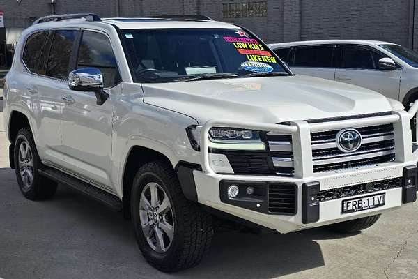 2022 Toyota Landcruiser Sahara FJA300R