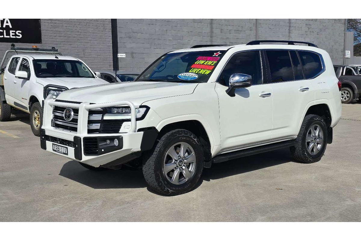 2022 Toyota Landcruiser Sahara FJA300R