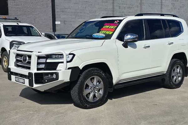 2022 Toyota Landcruiser Sahara FJA300R