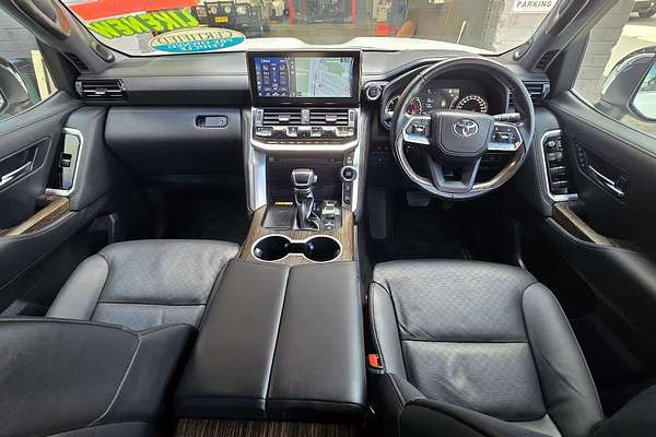 2022 Toyota Landcruiser Sahara FJA300R