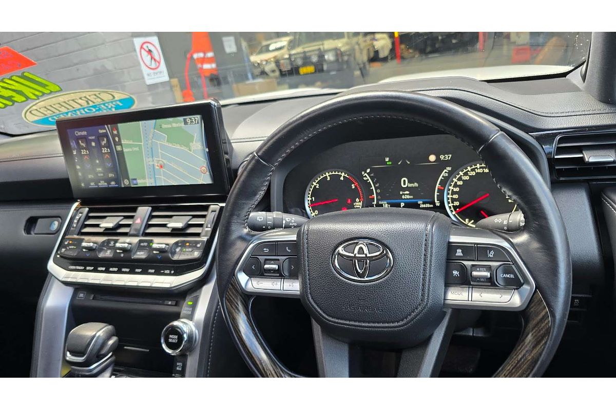 2022 Toyota Landcruiser Sahara FJA300R