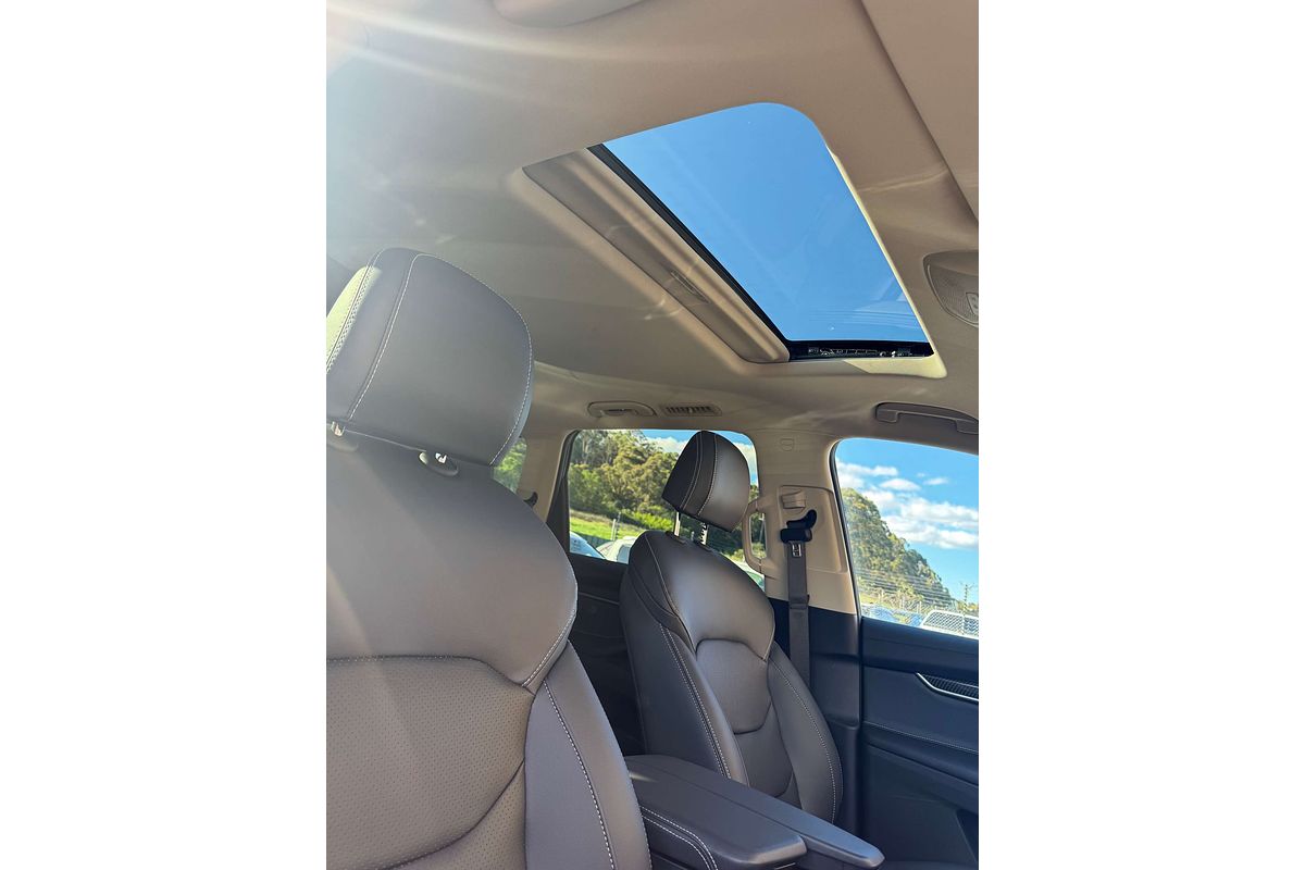 2024 LDV D90 Executive SV9A