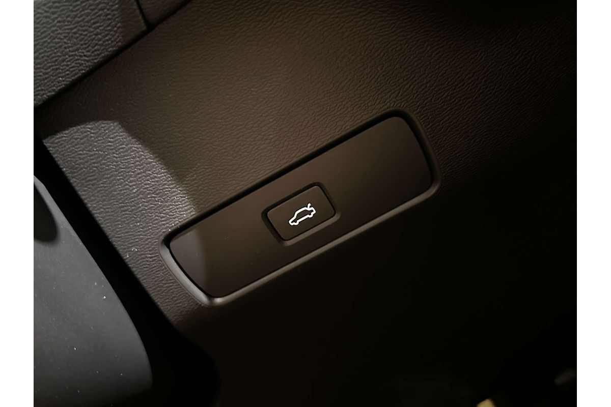 2022 Volvo C40 Recharge