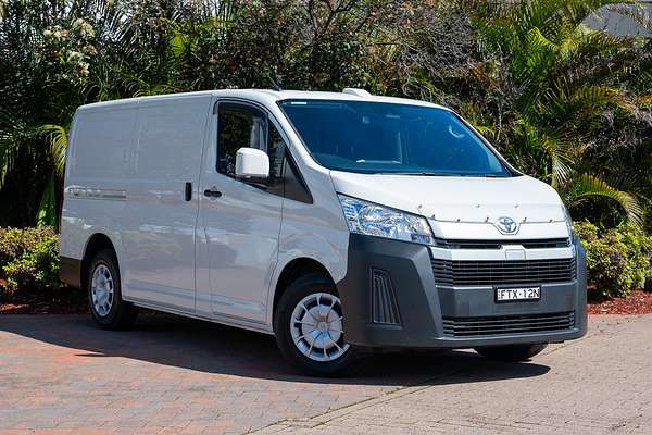 2025 Toyota Hiace GDH300R LWB