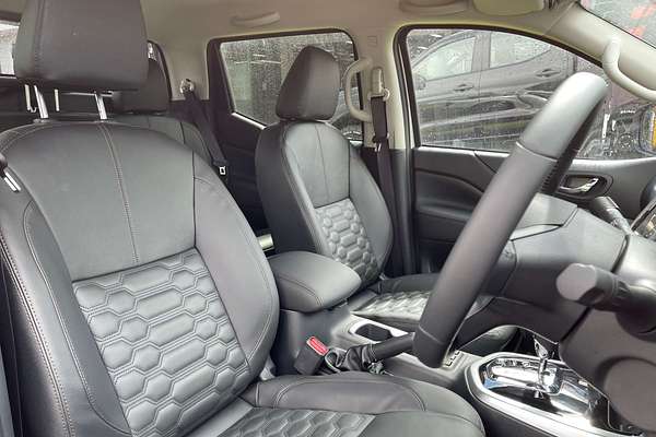 2025 Nissan Navara ST-X D23 4X4