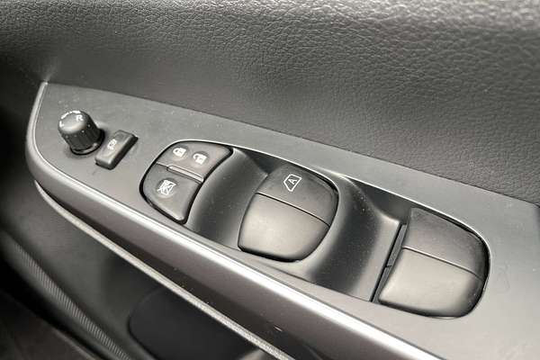 2025 Nissan Navara ST-X D23 4X4