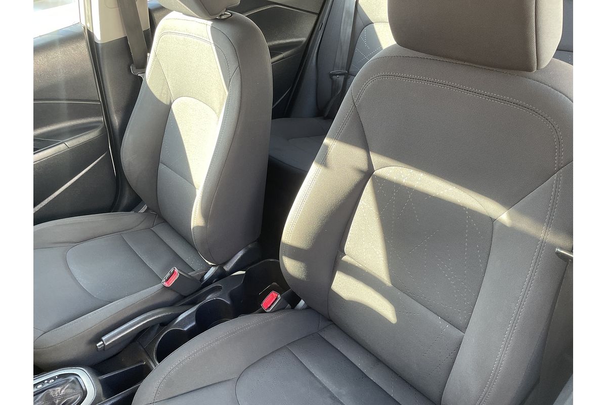 2013 Kia Rio S UB