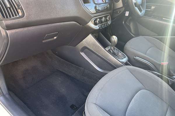 2013 Kia Rio S UB
