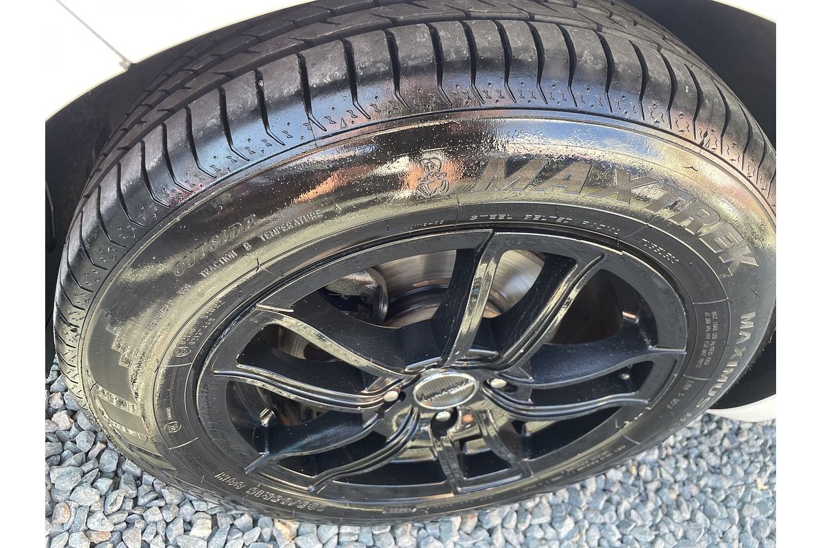 2013 Kia Rio S UB