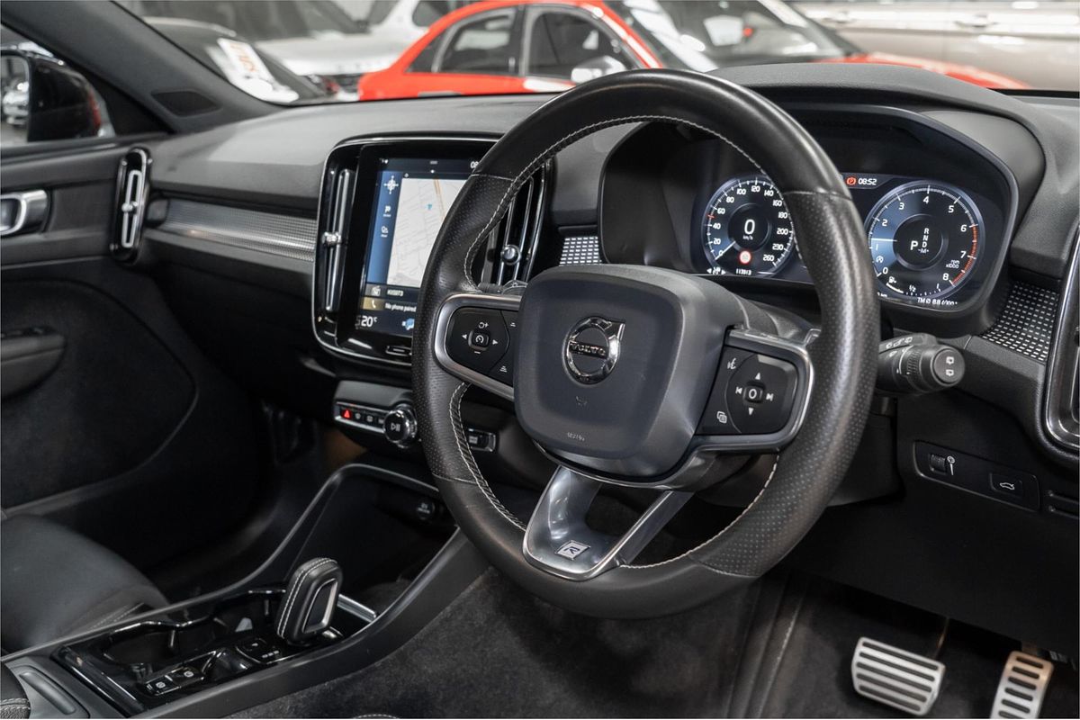 2019 Volvo XC40 T5 R-Design