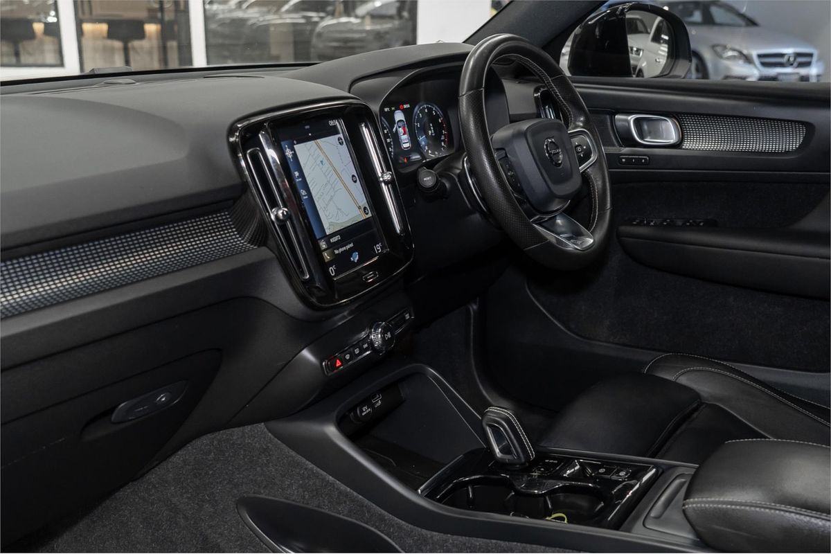 2019 Volvo XC40 T5 R-Design