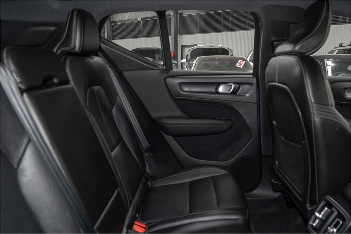 2019 Volvo XC40 T5 R-Design