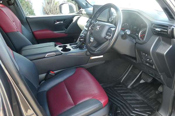 2022 Toyota Landcruiser Sahara ZX FJA300R