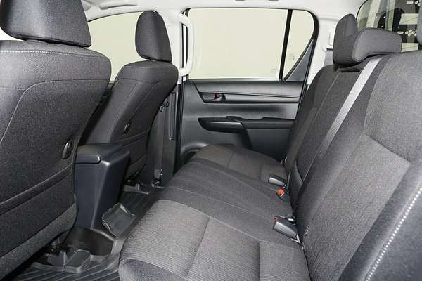 2025 Toyota Hilux SR GUN126R 4X4