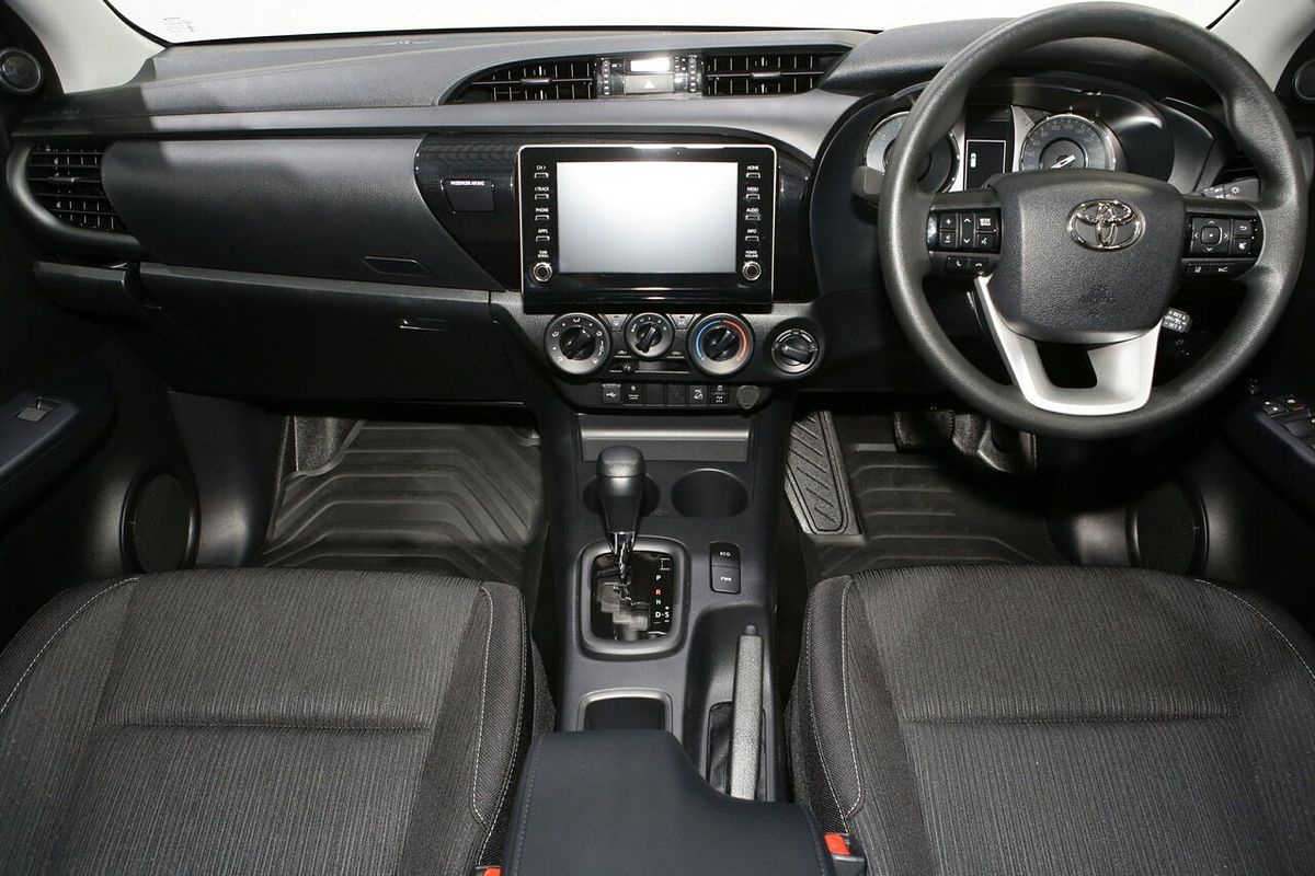 2025 Toyota Hilux SR GUN126R 4X4