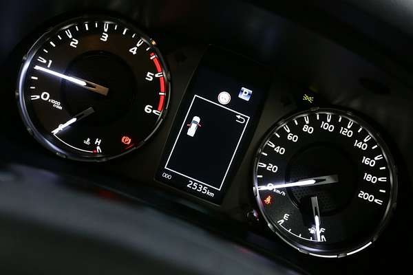 2025 Toyota Hilux SR GUN126R 4X4