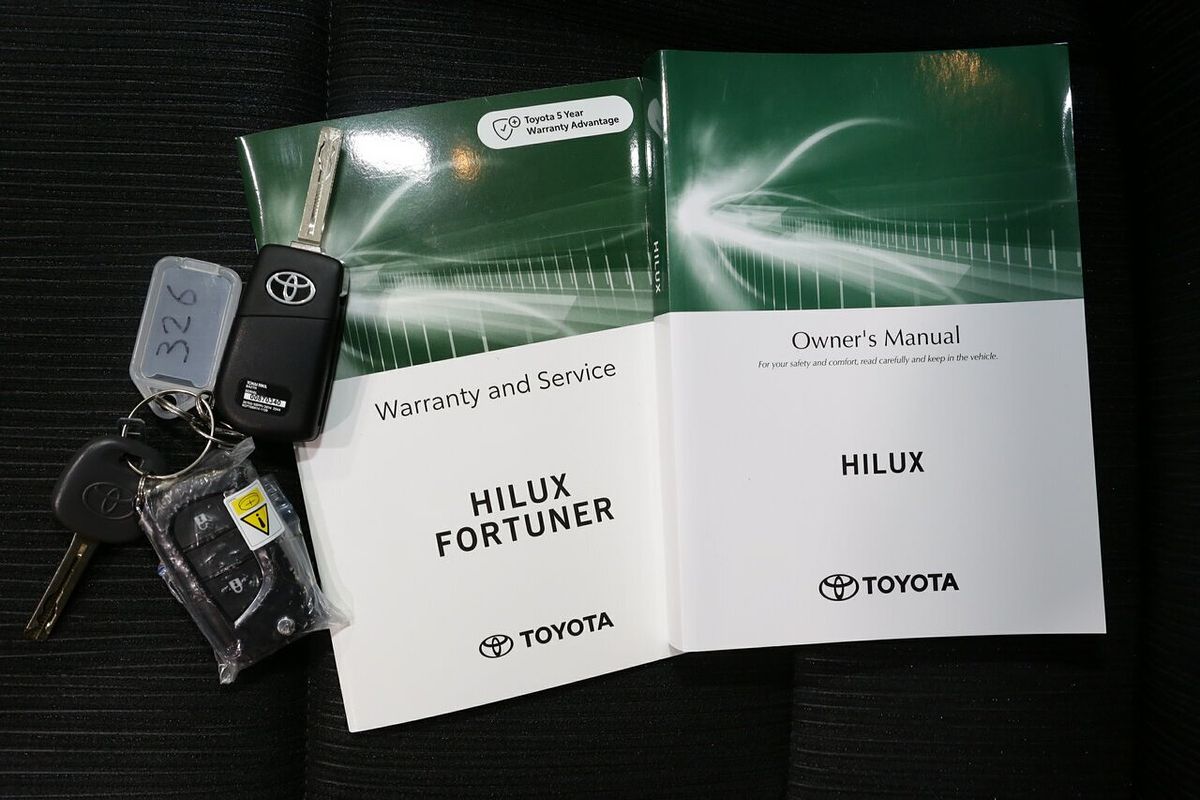 2025 Toyota Hilux SR GUN126R 4X4