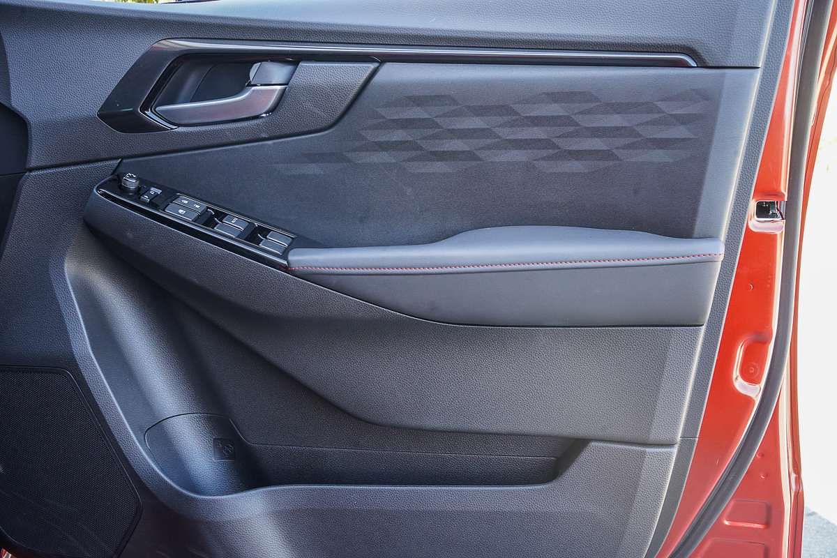 2025 Isuzu D-MAX X-TERRAIN  4X4