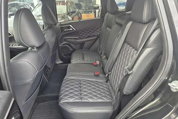 2023 Mitsubishi Outlander PHEV Exceed ZM