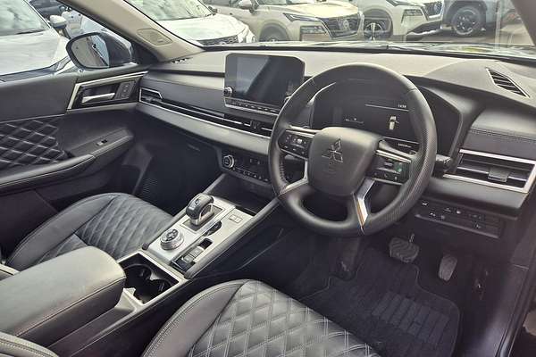 2023 Mitsubishi Outlander PHEV Exceed ZM