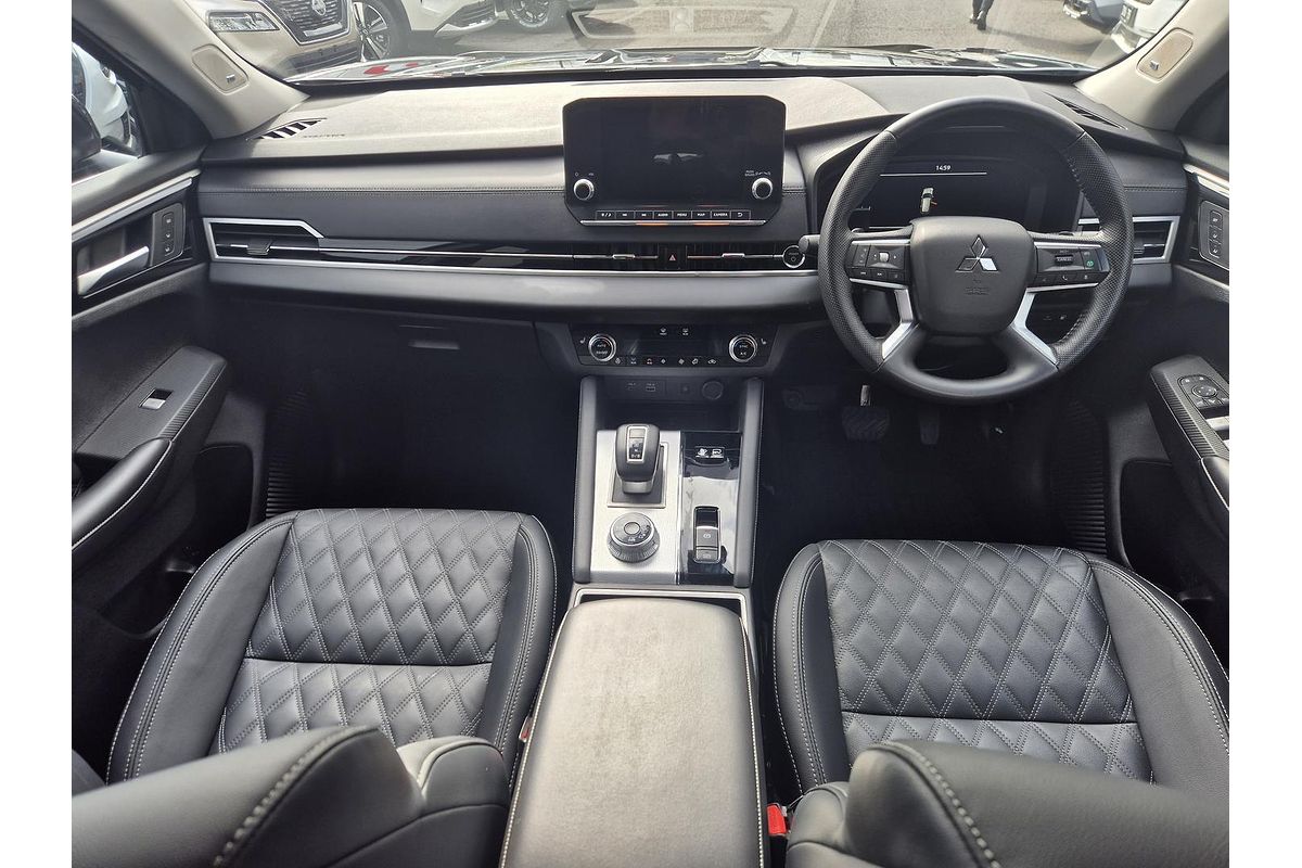 2023 Mitsubishi Outlander PHEV Exceed ZM