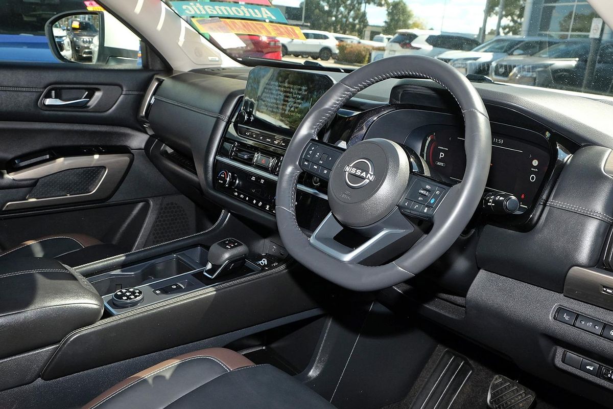 2023 Nissan Pathfinder Ti-L R53
