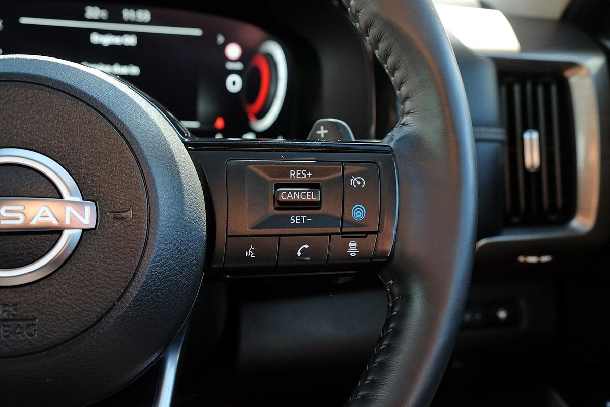 2023 Nissan Pathfinder Ti-L R53
