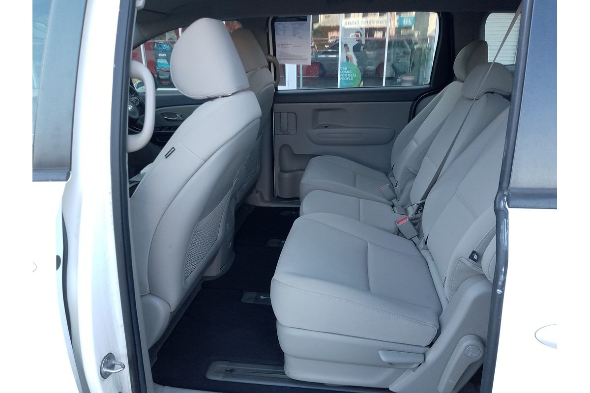 2017 Kia Carnival S YP