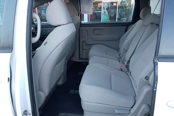 2017 Kia Carnival S YP