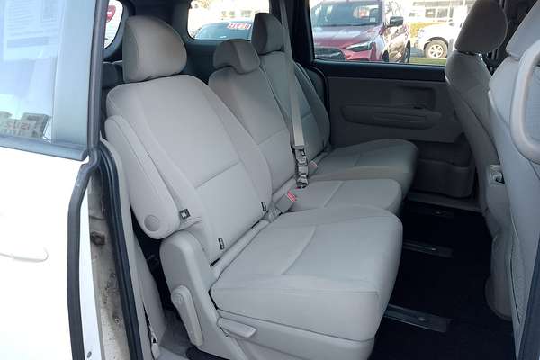 2017 Kia Carnival S YP
