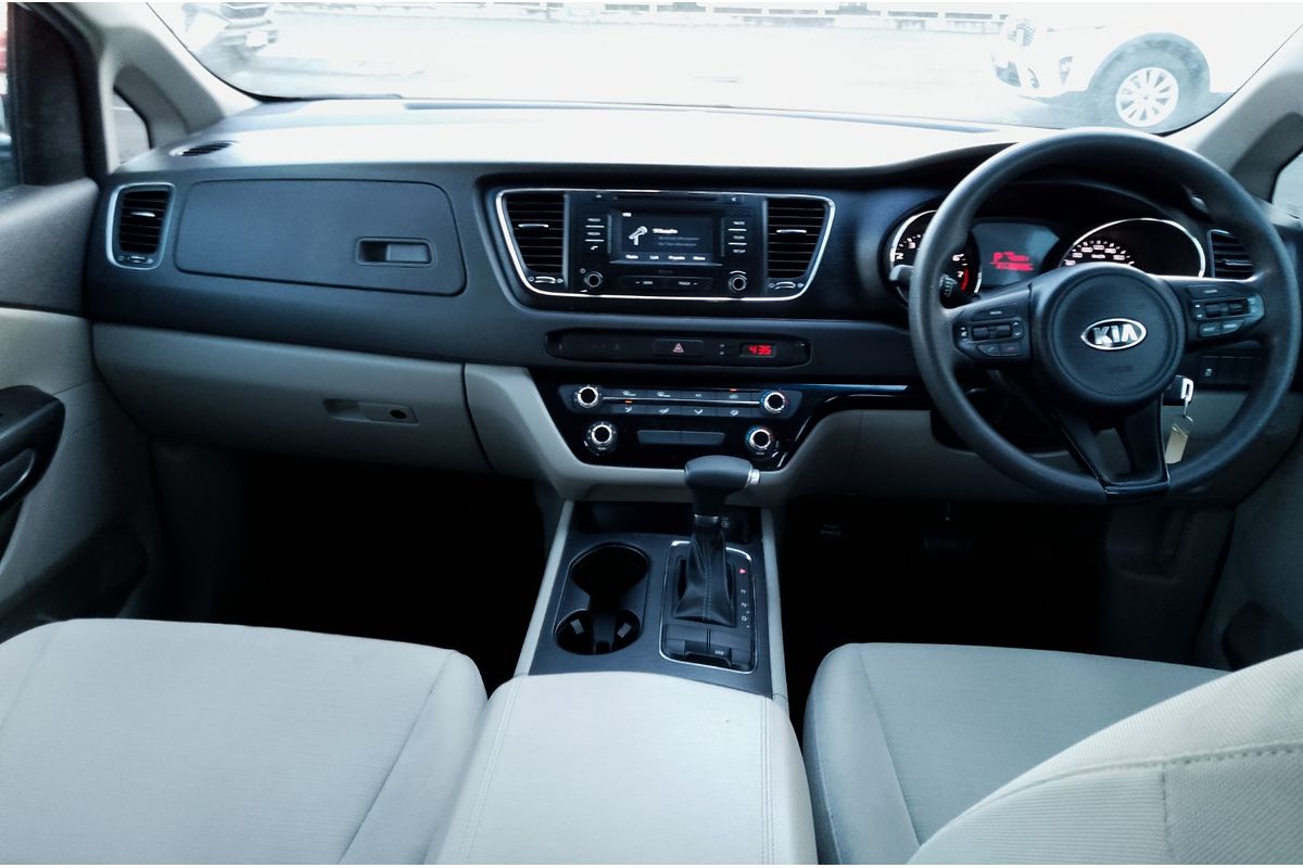 2017 Kia Carnival S YP