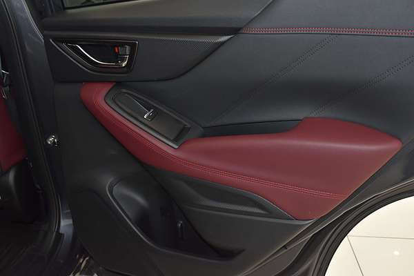 2025 Subaru Forester STI Sport S5