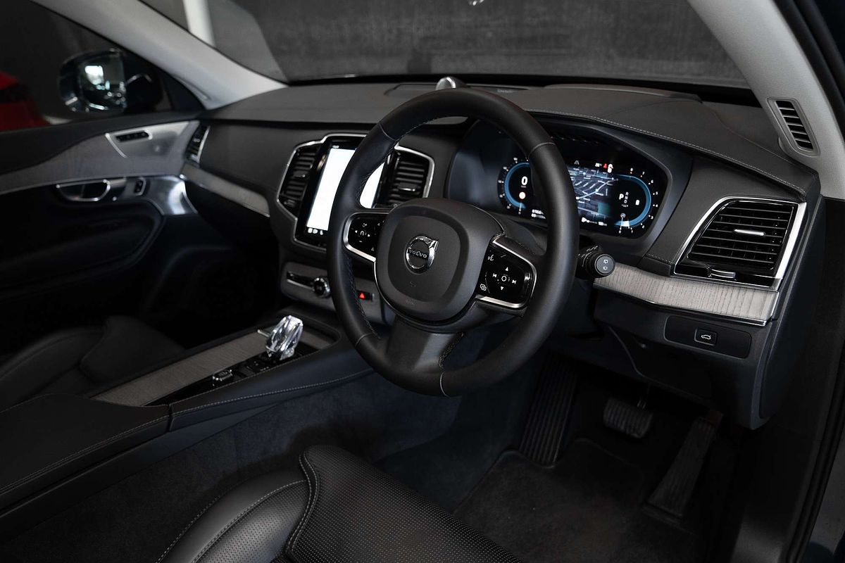 2023 Volvo XC90 Ultimate B6 Bright