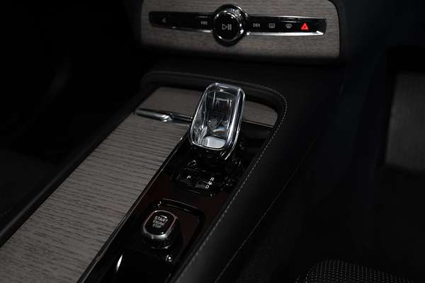 2023 Volvo XC90 Ultimate B6 Bright