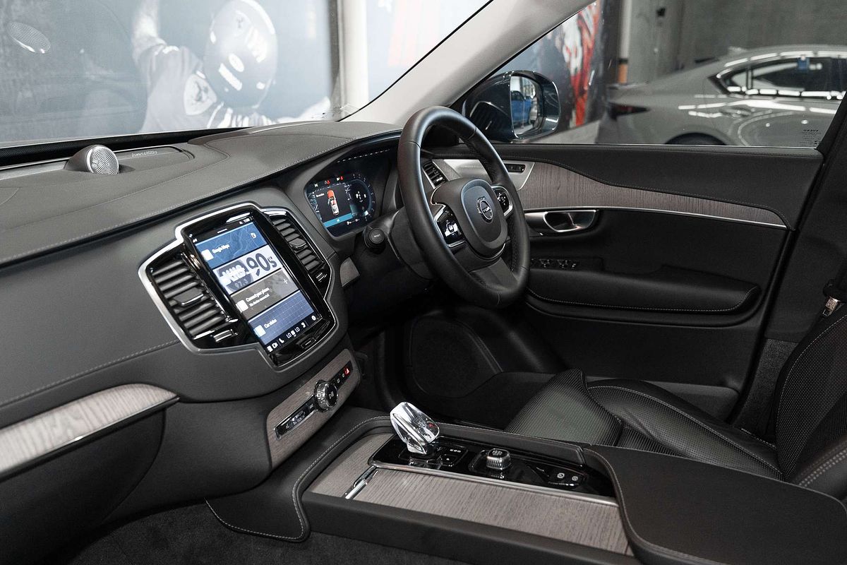 2023 Volvo XC90 Ultimate B6 Bright