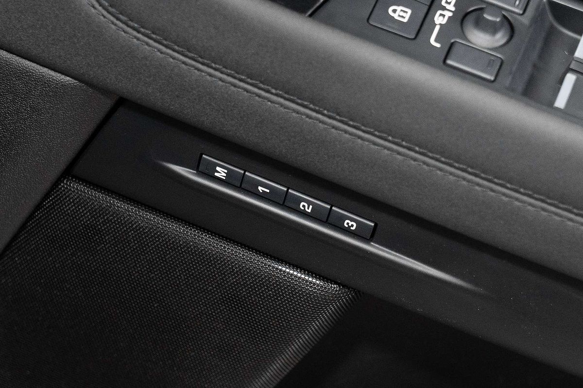 2022 Land Rover Range Rover Evoque P250 R-Dynamic SE L551