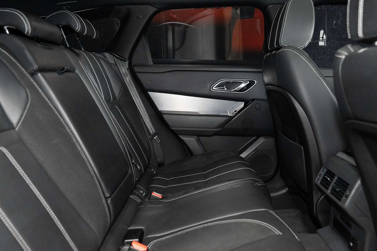 2019 Land Rover Range Rover Velar P250 R-Dynamic S L560