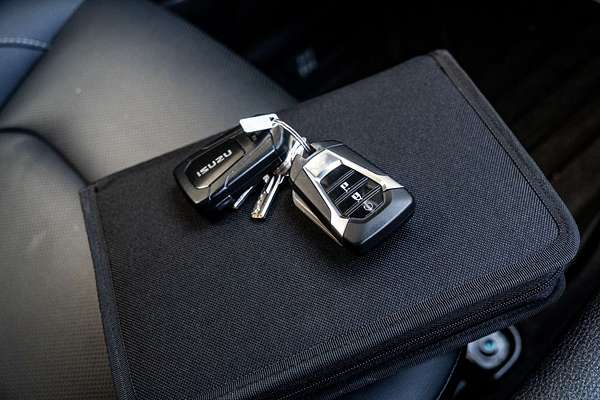 2021 Isuzu D-MAX X-TERRAIN 4X4