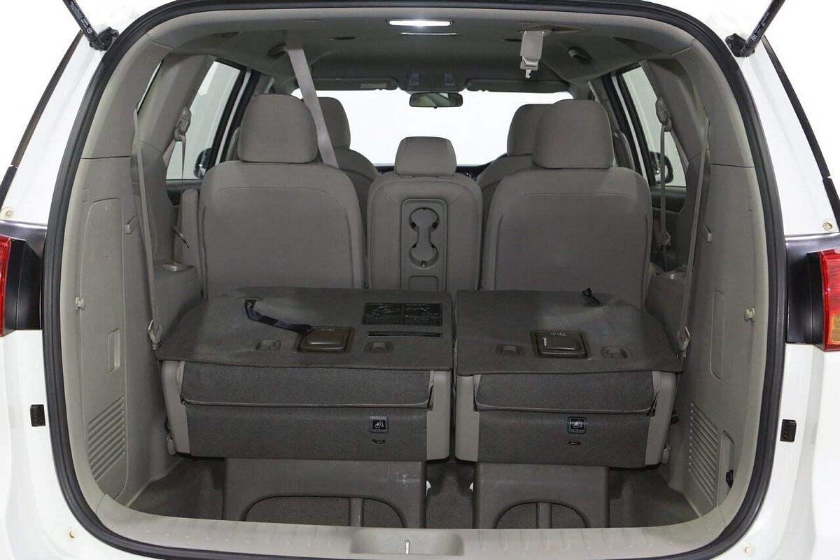 2017 Kia Carnival SLi YP