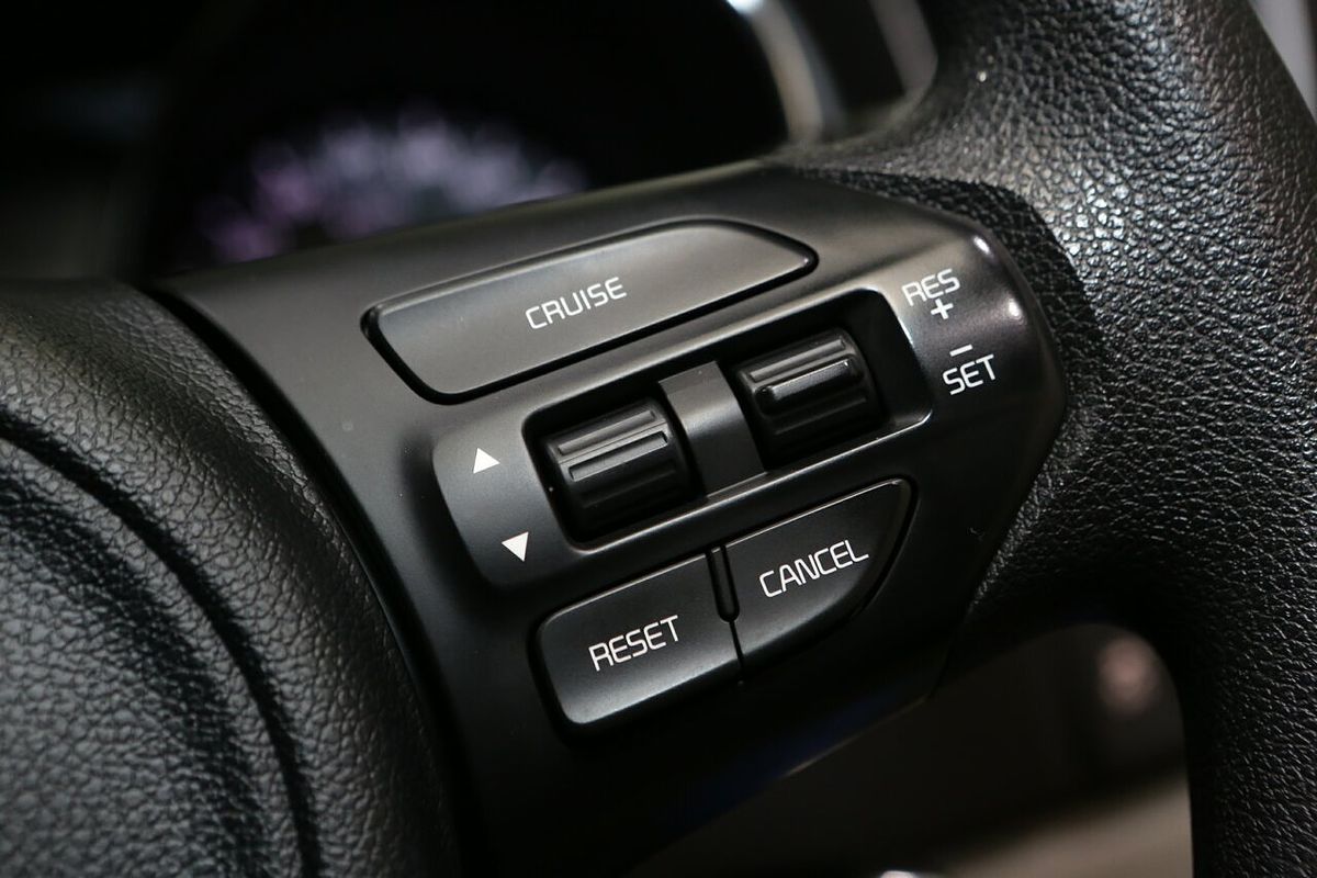 2017 Kia Carnival SLi YP