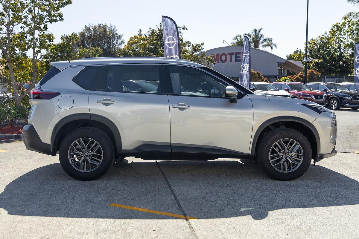 2024 Nissan X-TRAIL ST T33