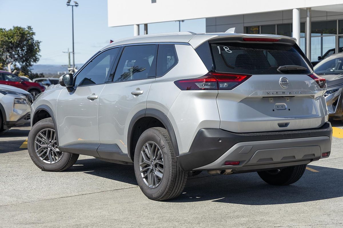 2024 Nissan X-TRAIL ST T33